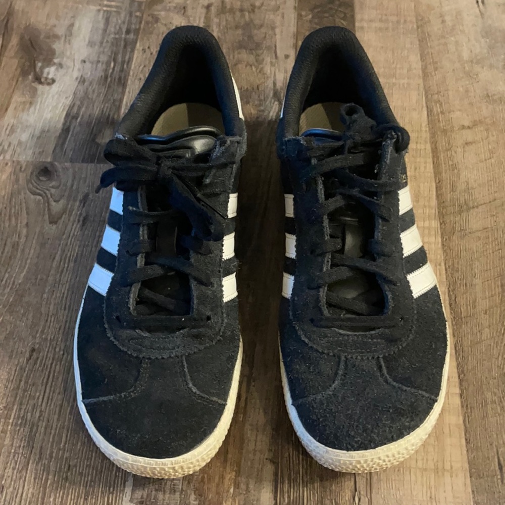 *ADIDAS* black sneaker ; size: W 7.5 ; condition: used